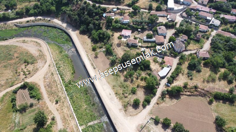 1.700 m2 Müstakil Köy Evi Arsa Meyve Bahçeli Bağ-Bahçe Dereköyde - 11