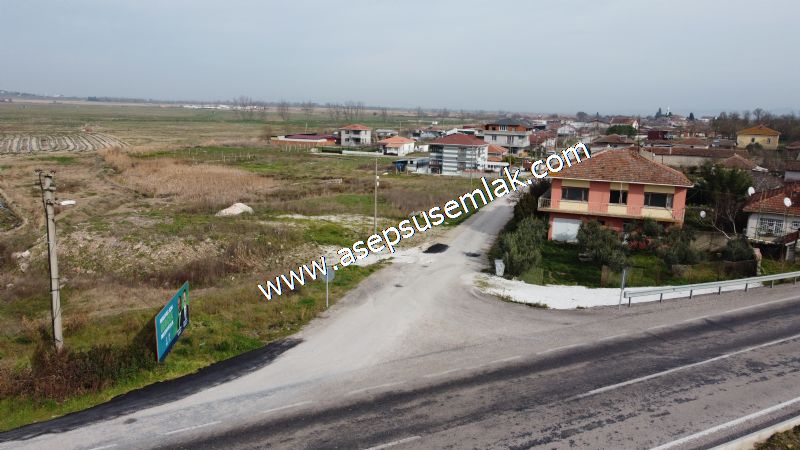 491 m2 Manyas'ta Ana Asfalta Cepheli Arsa, Köy Evi, %40 İmarlı - 2